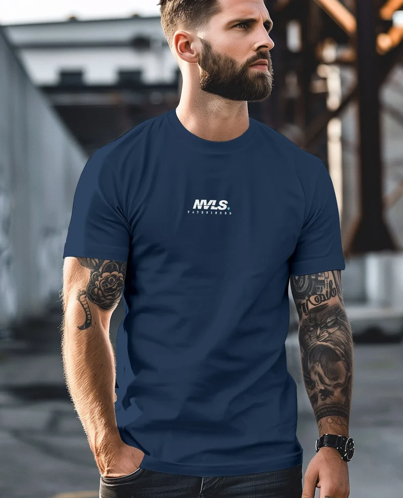 Herren T-Shirt Backprint Rücken-Aufdruck Grafik Topografie Adventure Explore Männer Fashion Streetstyle