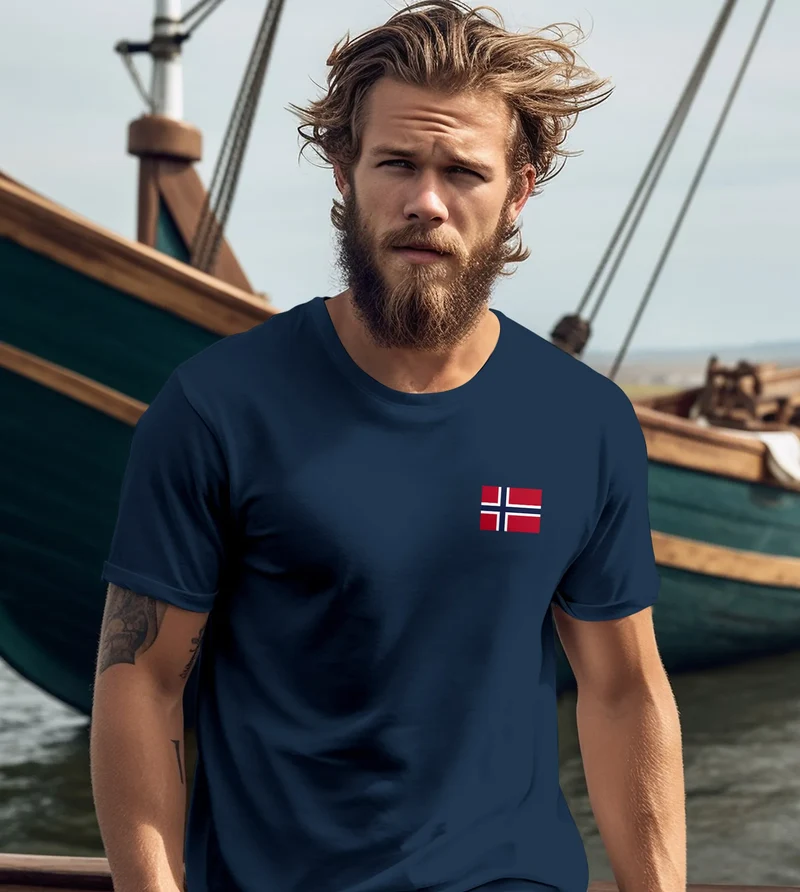 Herren T-Shirt mit Norwegen Flagge Kurzarm Shirt mit Brustlogo Skandinavisches Design Shirt für Alltag und Reise