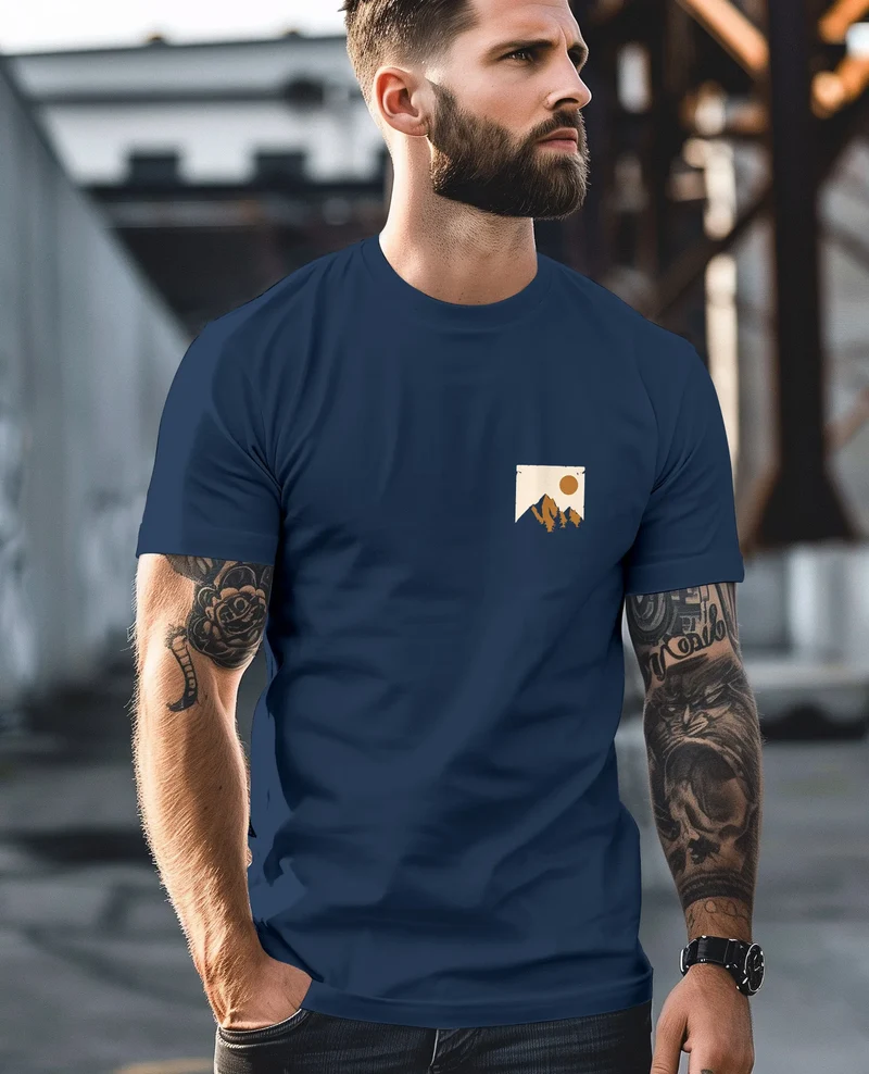 Herren T-Shirt Outdoor Adventure Printshirt Brustlogo Natur Berge Wandern Fashion Streetstyle