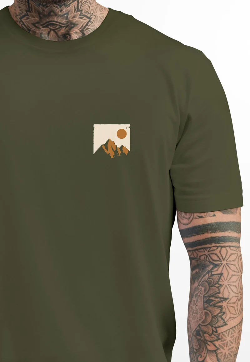 Herren T-Shirt Outdoor Adventure Printshirt Brustlogo Natur Berge Wandern Fashion Streetstyle