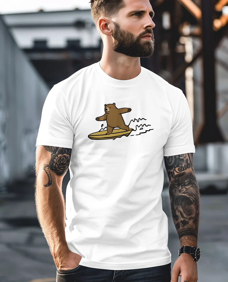 Herren T-Shirt Bär Print Surfer Surfboard Sommer Printshirt Grafikshirt Fashion Streetstyle