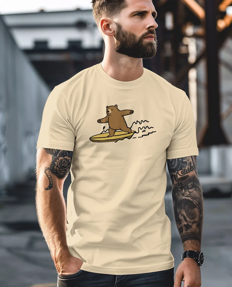 Herren T-Shirt Bär Print Surfer Surfboard Sommer Printshirt Grafikshirt Fashion Streetstyle