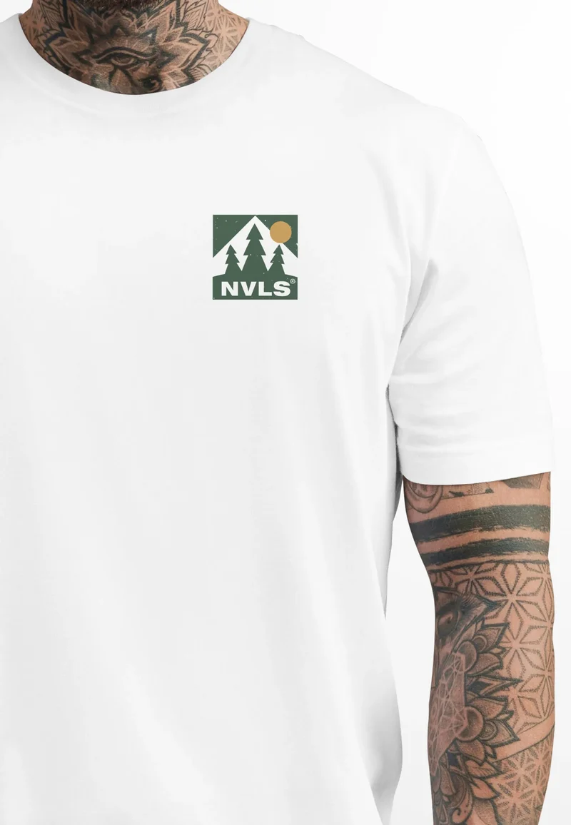 Herren T-Shirt Backprint Berge Outdoor Wald Camping Rückenaufdruck Männer Fashion Streetstyle