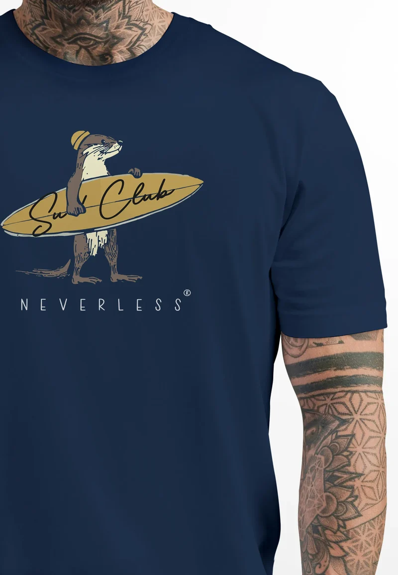 Herren T-Shirt California Surfing Otter mit Surfboard Grafik Surfer-Design Männer Printshirt Fashion Streetstyle