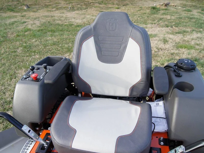 Husqvarna MZ61 61″ Zero Turn Lawn Mower 24HP KAW (Scratch and Dent)