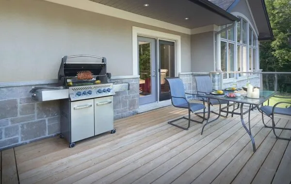 Napoleon Prestige 500 Propane Gas Grill