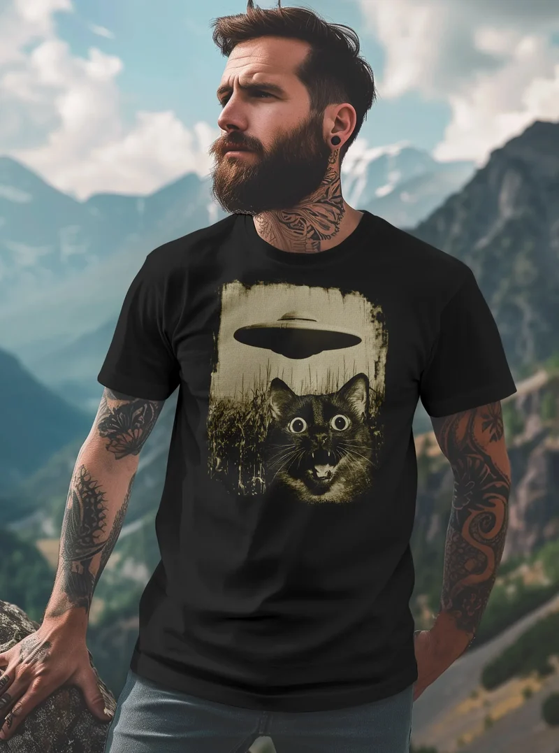 Herren T-Shirt UFO Katze Alien Print Aufdruck Printshirt Männer Fashion Streetstyle