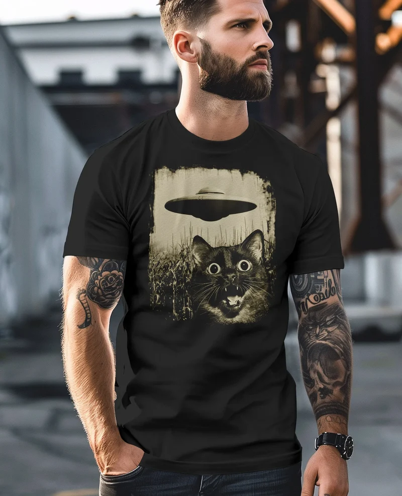 Herren T-Shirt UFO Katze Alien Print Aufdruck Printshirt Männer Fashion Streetstyle