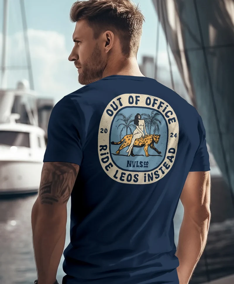 Herren T-Shirt Backprint Leopard Aufdruck Spruch Out of Office Sommer Freizeit Fashion Streetstyle