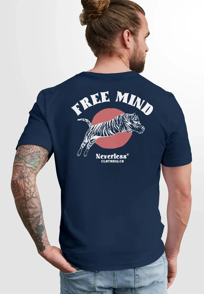 Herren T-Shirt Backprint Tiger Motiv Schrift Statement Free Mind Grafik Printshirt Fashion Streetstyle