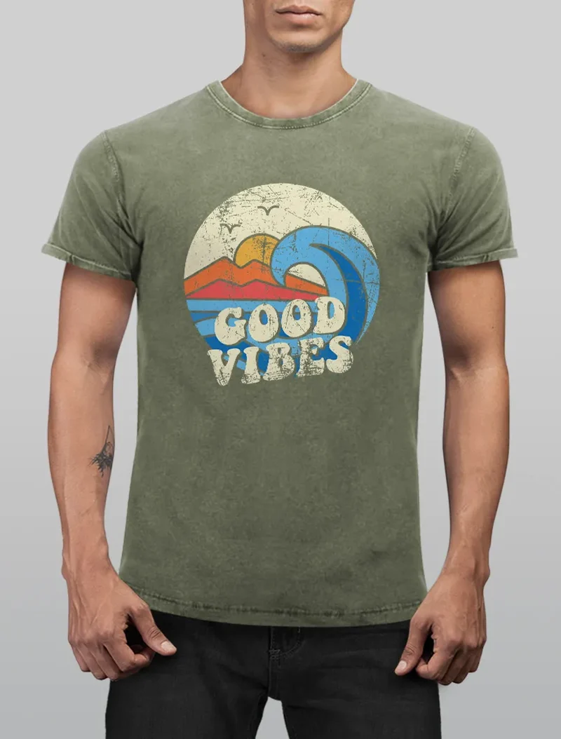Herren T-Shirt Schrift Good Vibes Welle Hippie Slogan Statement Surf Design Vintage Retro Printshirt