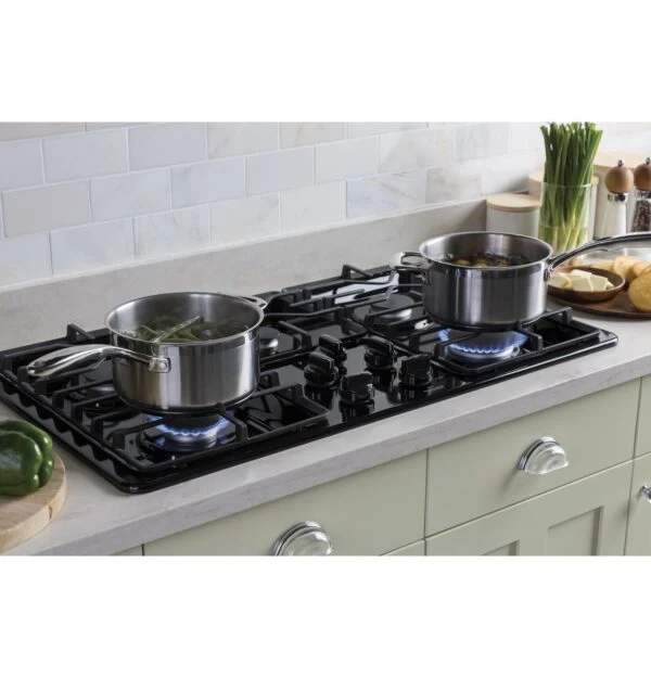GE 36″ Built-in Gas Cooktop JGP3036DLBB