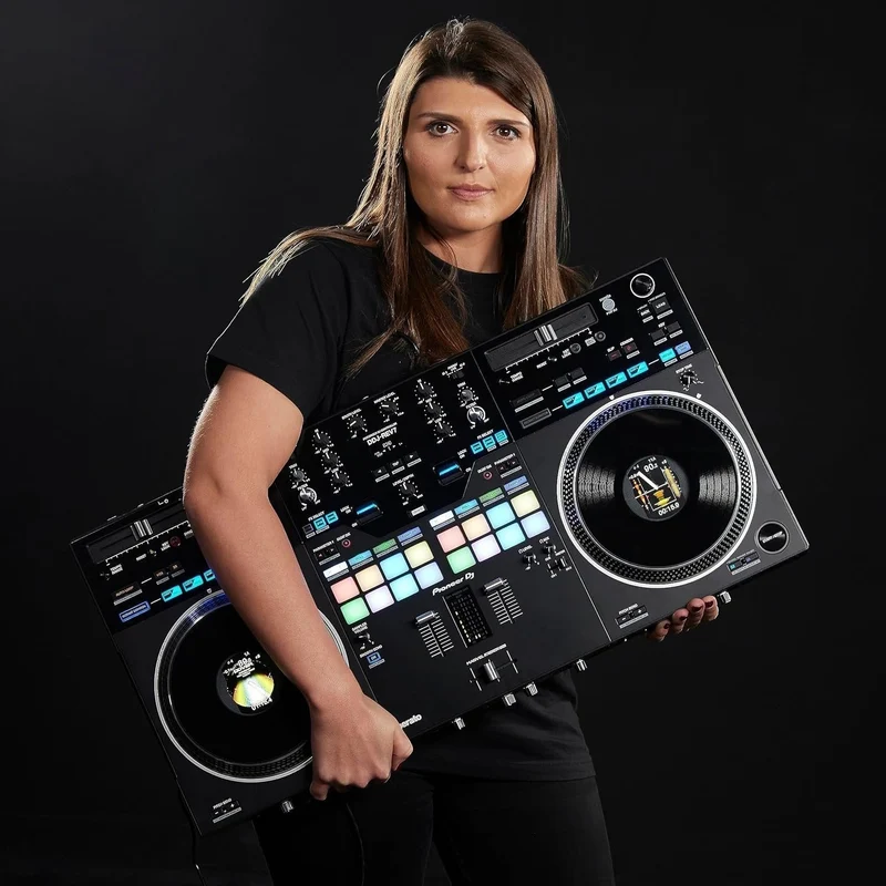 Pioneer DJ DDJ-REV7 DJ Controller